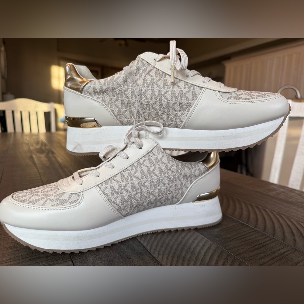 Michael Kors Raina Trainer Off White/Gold Metallic Sneakers Women's Size 11 NWOT